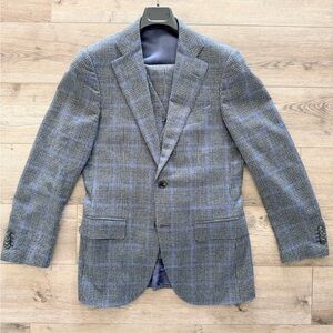 SuitSupply : Men's Grey and Blue Plaid Wool Suit w/ Vest 40R